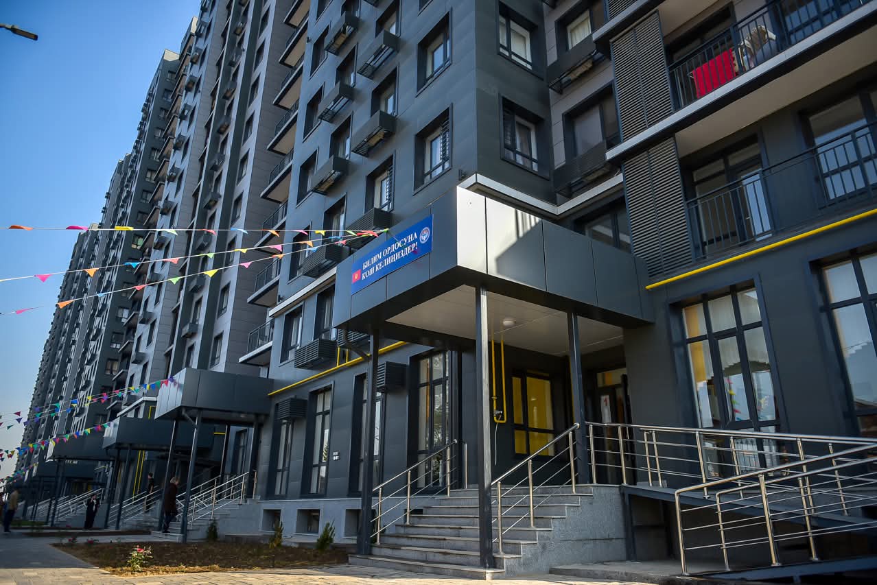 В Бишкеке в жилом комплексе «Мурас» открылись временные классы для школьников 