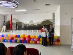 Мугалимдер күнүнө арналган алгачкы майрамдык кече