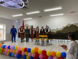 Мугалимдер күнүнө арналган алгачкы майрамдык кече