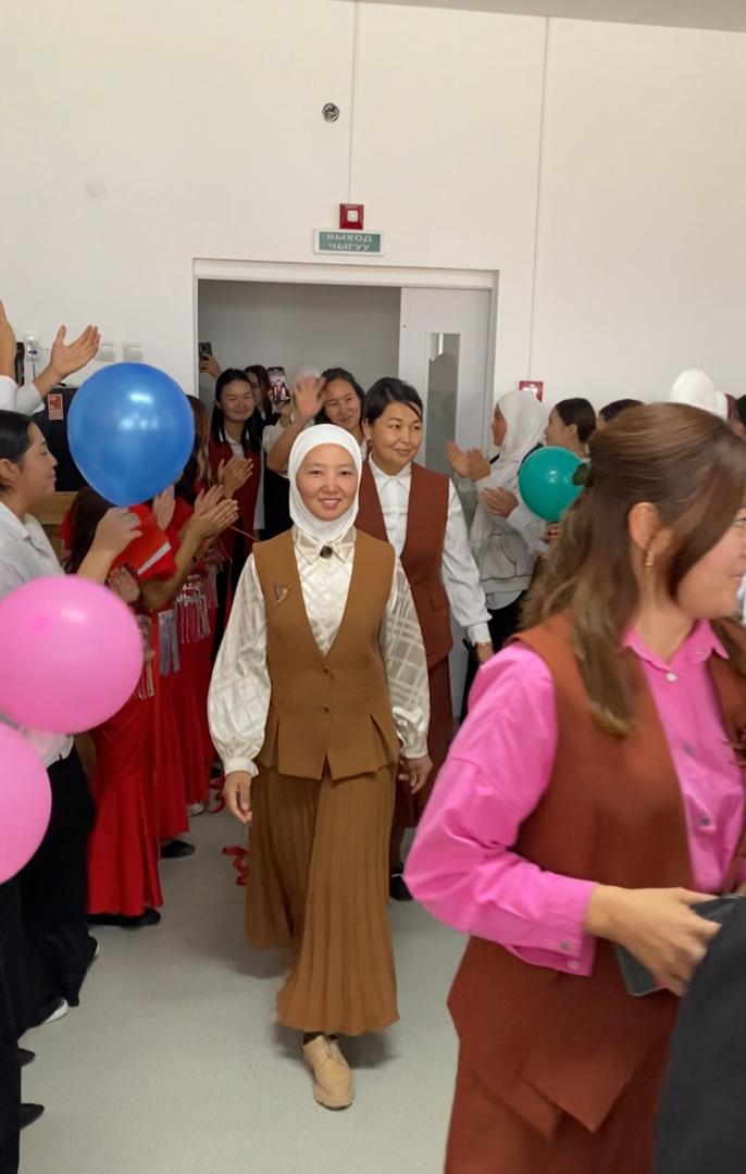 Мугалимдер күнүнө арналган алгачкы майрамдык кече