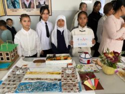 Кожомкул айылындагы мектепте чыгармачылыкка бай иш-чара болду 