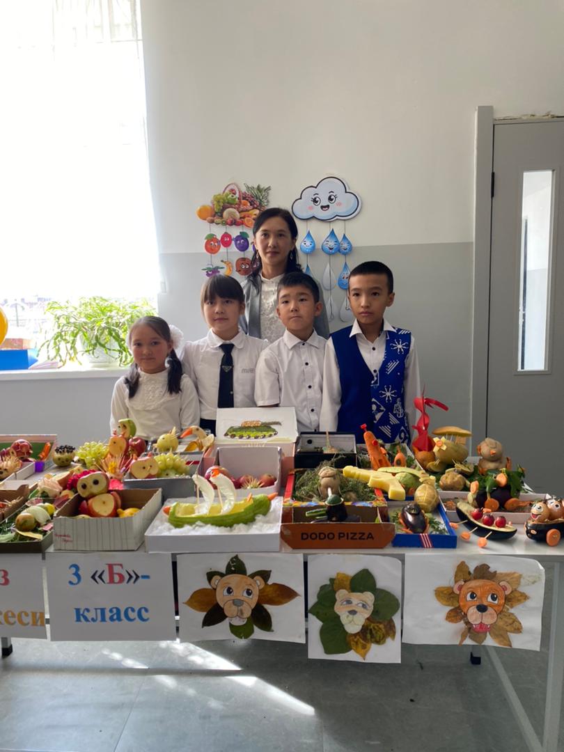 Кожомкул айылындагы мектепте чыгармачылыкка бай иш-чара болду