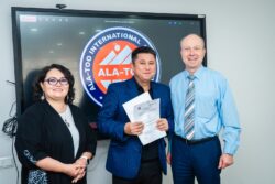 АЭУнун студенттери Германиянын Leonhard-Euler гранттарына ээ болушту