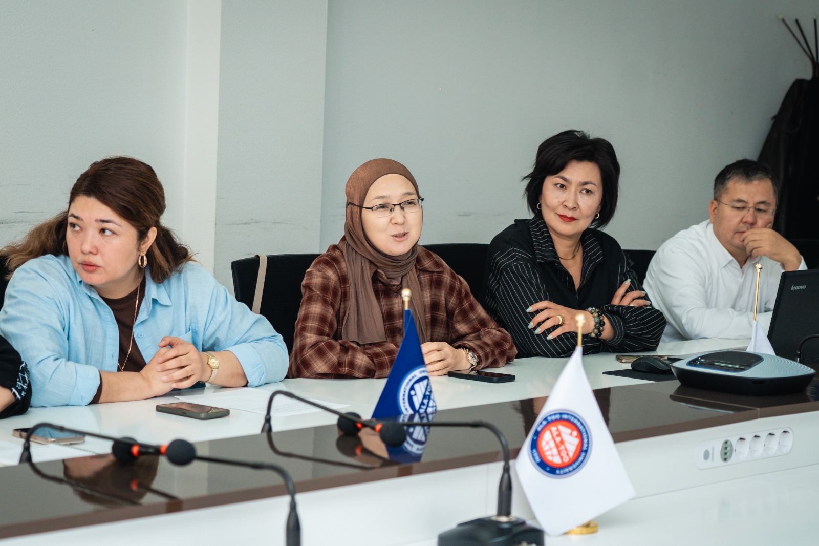 АЭУнун студенттери Германиянын Leonhard-Euler гранттарына ээ болушту