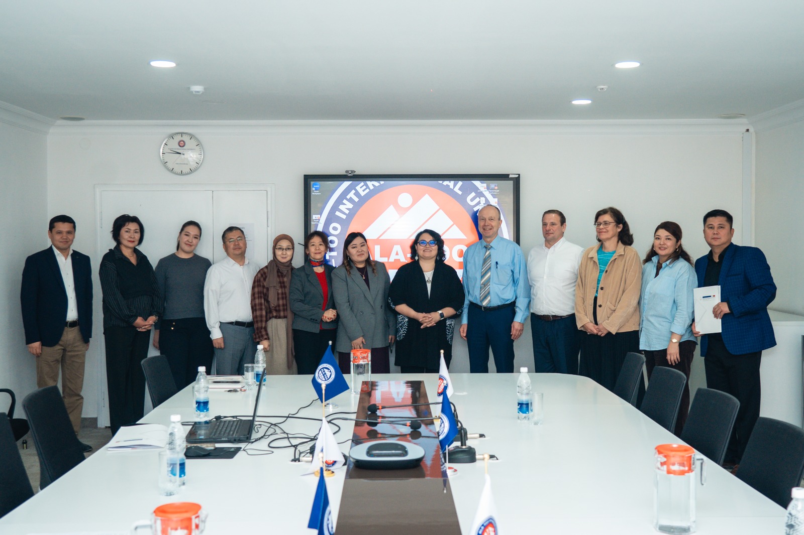 АЭУнун студенттери Германиянын Leonhard-Euler гранттарына ээ болушту