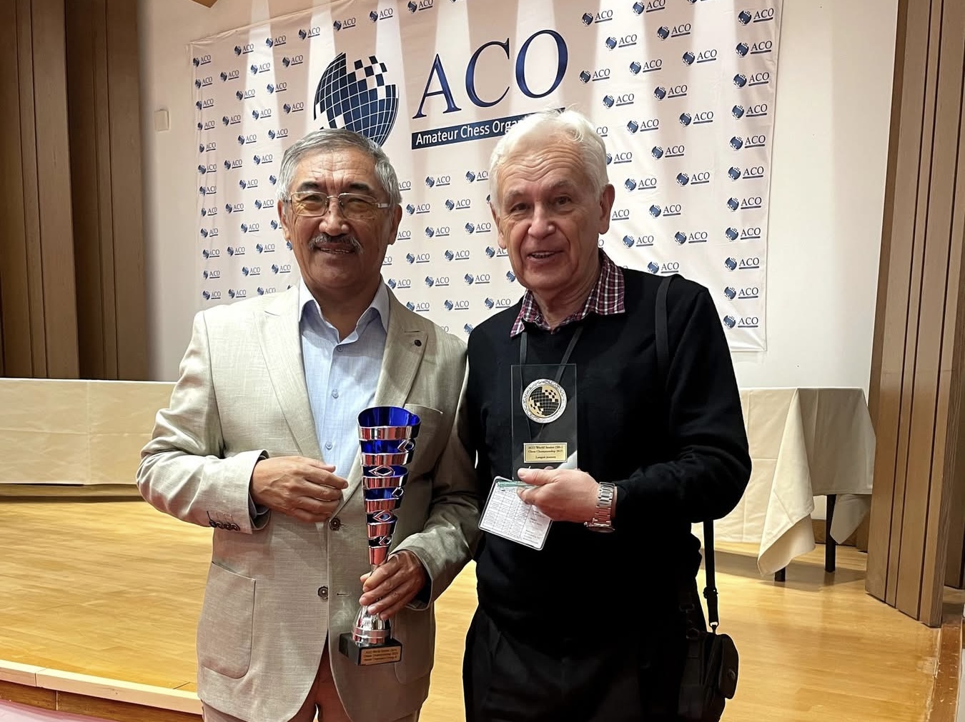 БИЛИМ БЕРҮҮНҮН АРДАГЕРИ ЧОЛПОНБЕК ТИЛЕНБАЕВ ШАХМАТТАН ДҮЙНӨ ЧЕМПИОНУ