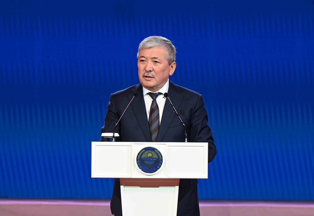 Кыргызстан отметил “День учителя” масштабным торжественным мероприятием