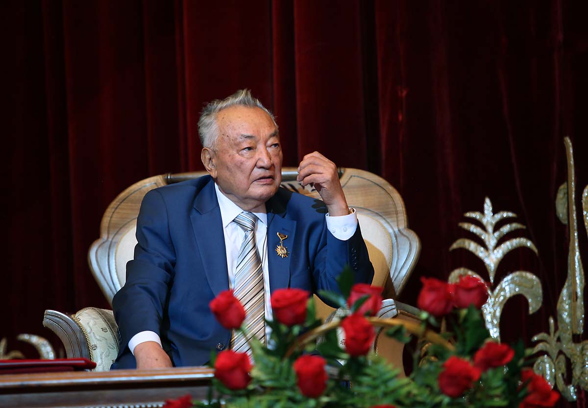 БИШКЕКТЕ МАМБЕТ МАМАКЕЕВДИ ЭСКЕРҮҮ КЕЧЕСИ ӨТТҮ