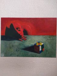 Абзац и белые бумажные кораблики