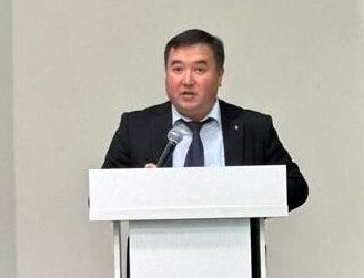 МУХТАРБЕК БАЙМУРЗАЕВ: “ИНСТИТУТТУН 80 ЖЫЛДЫК ТАРЫХЫ - МИНДЕГЕН МУГАЛИМДЕРДИН ТАГДЫРЫ”