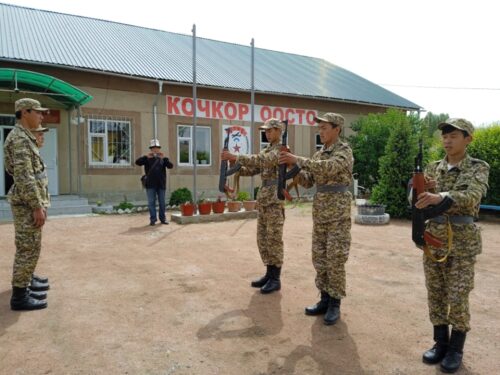 КЕЛЕЧЕКТИН ТАЛАБЫНА ЫЛАЙЫК АСКЕРГЕ ЧЕЙИНКИ ДАЯРДЫК ПРЕДМЕТИН ОКУТУУ