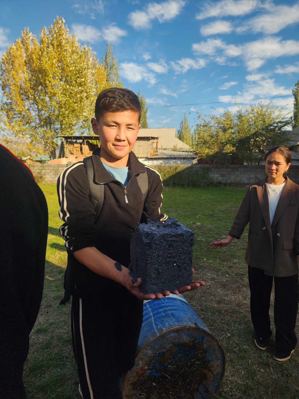 МЕКТЕПТЕР-2030: КӨӨДӨНҮ БОШ ОКУУЧУНУН ТИЛИН ТАПКАН МУГАЛИМ