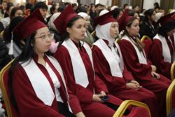 ОшМУда профессор Каныбек Исаков атындагы стипендия тапшырылды