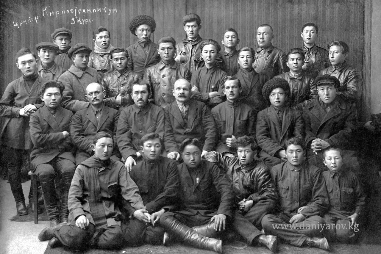 БАЗАРКУЛ ДАНИЯРОВ – ДООР КҮҮСҮНДӨГҮ ИНСАН