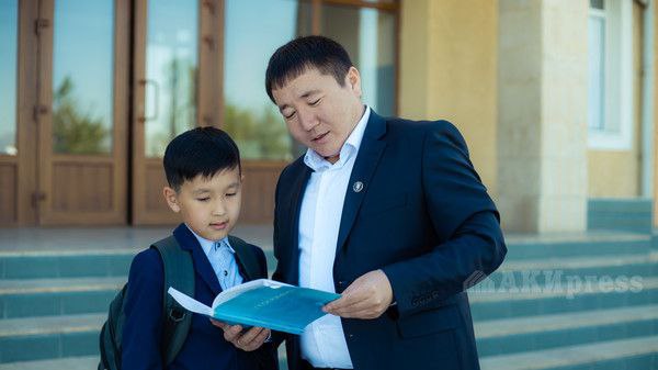 АЗЫРКЫ МУГАЛИМГЕ КАНДАЙ САПАТТАР ЗАРЫЛ?