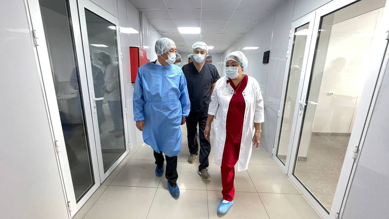 ОшМУда экинчи ирет бөйрөк алмаштыруу операциясы ийгиликтүү жасалды