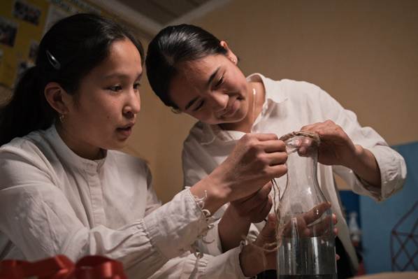 МЕКТЕПТЕР-2030: КӨӨДӨНҮ БОШ ОКУУЧУНУН ТИЛИН ТАПКАН МУГАЛИМ