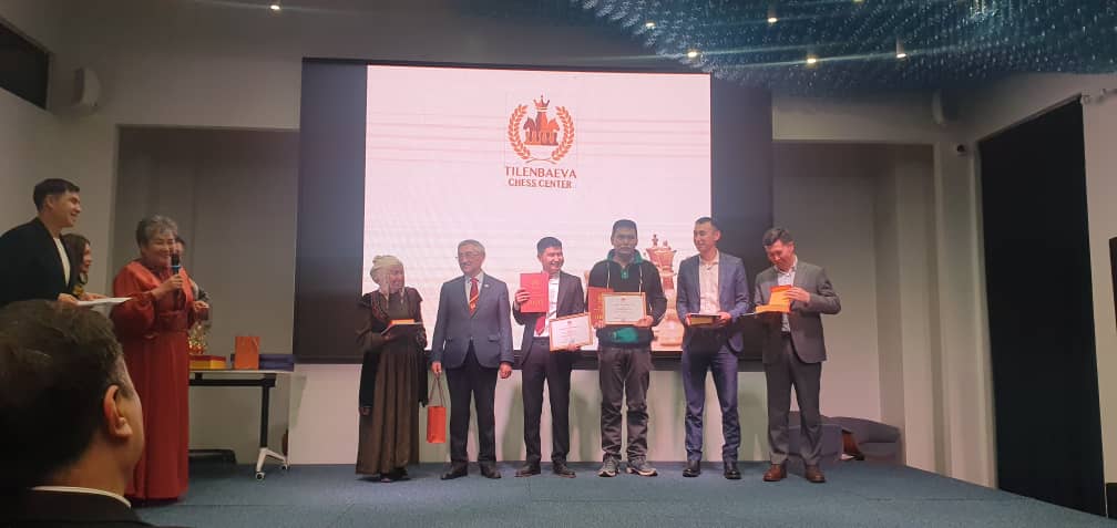 ШАХМАТ БОРБОРУНУН 10 ЖЫЛДЫК ИЙГИЛИГИ