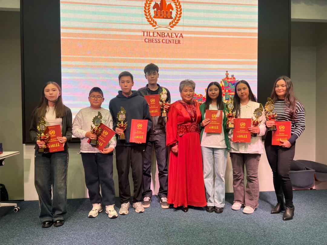 ШАХМАТ БОРБОРУНУН 10 ЖЫЛДЫК ИЙГИЛИГИ