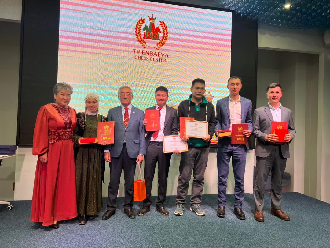 ШАХМАТ БОРБОРУНУН 10 ЖЫЛДЫК ИЙГИЛИГИ