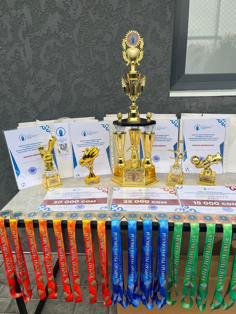 БАСМА СӨЗ КҮНҮНӨ АРНАЛГАН ФУТЗАЛ МЕЛДЕШИ