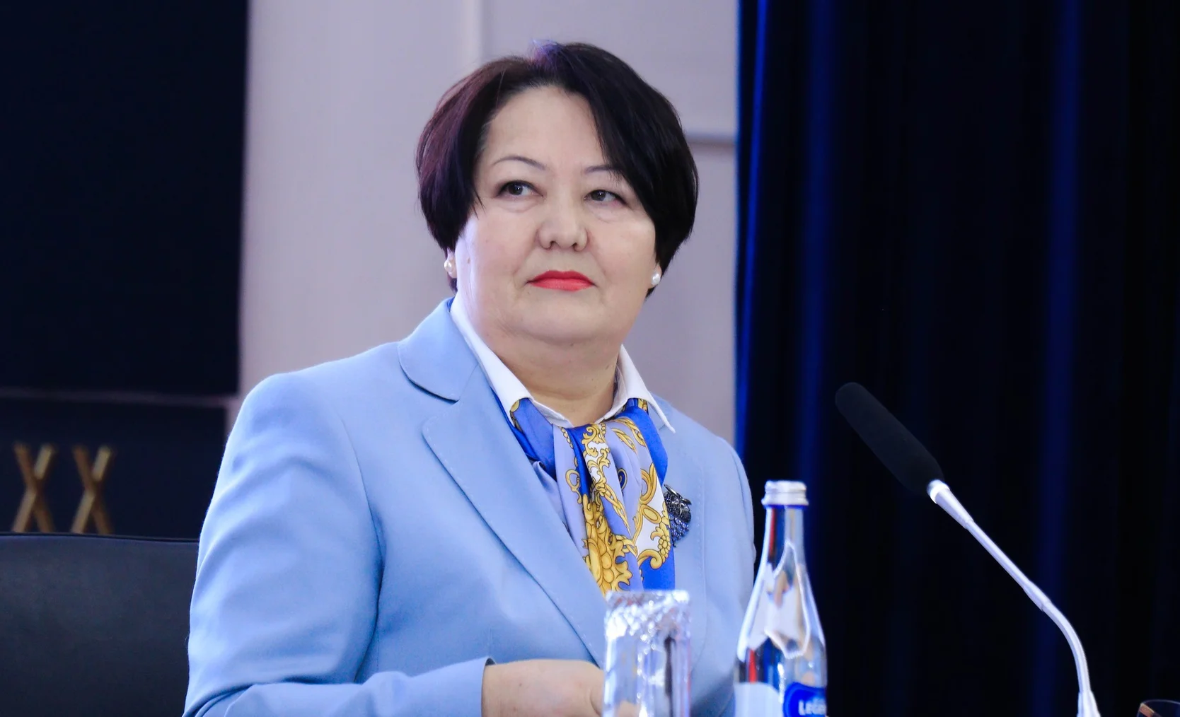 БИЛИМ БЕРҮҮНҮН НУКУРА ЛИДЕРИ