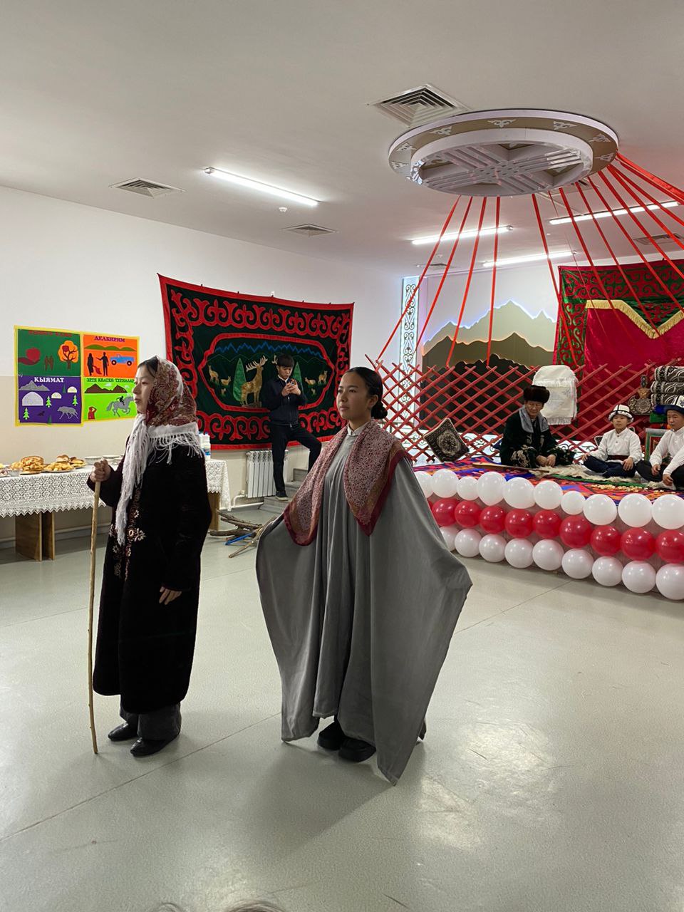 КОЖОМКУЛ АЙЫЛЫНЫН ЖАЛПЫ БИЛИМ БЕРҮҮ ОРТО МЕКТЕБИНДЕ ЧЫГАРМАЧЫЛЫК КҮН