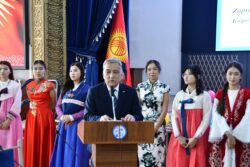 Университетке салым кошкон ЫКТЫЯРЧЫ-ОКУТУУЧУЛАР 