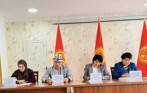 ЖРТ: МЕКТЕП БАЗАСЫНАН ДАЯРДООГО МҮМКҮНДҮК БАРБЫ? 