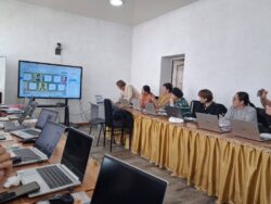 АК-СУУНУН БАРДЫК МЕКТЕПТЕРИ ИНТЕРАКТИВДҮҮ ПАНЕЛДЕР МЕНЕН КАМСЫЗДАЛАТ