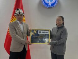 АК-СУУНУН БАРДЫК МЕКТЕПТЕРИ ИНТЕРАКТИВДҮҮ ПАНЕЛДЕР МЕНЕН КАМСЫЗДАЛАТ