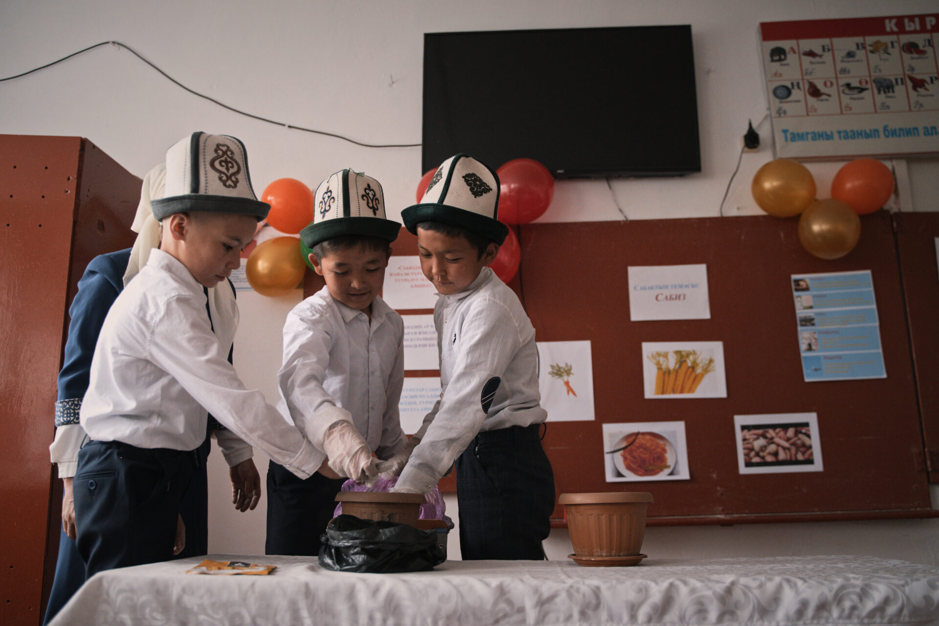 ИЗИЛДӨӨ АЙЛАМПАСЫ: ТЕОРИЯДАН ПРАКТИКАГА 