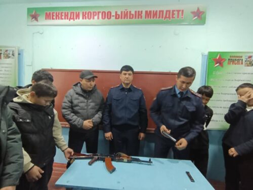 ЭР ЖИГИТ ЭЛ ЧЕТИНДЕ, ЖОО БЕТИНДЕ!