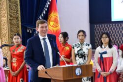 Университетке салым кошкон ЫКТЫЯРЧЫ-ОКУТУУЧУЛАР 