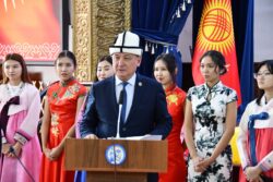 Университетке салым кошкон ЫКТЫЯРЧЫ-ОКУТУУЧУЛАР 