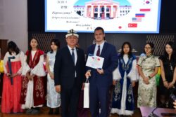 Университетке салым кошкон ЫКТЫЯРЧЫ-ОКУТУУЧУЛАР 