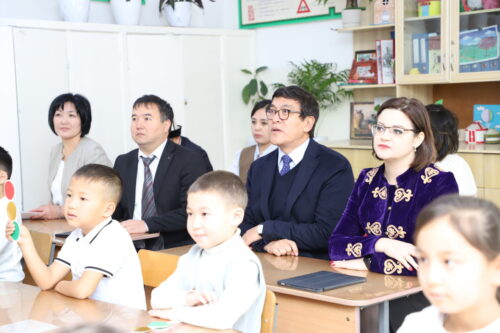 ЭДИЛЬ БАЙСАЛОВ ПОСЕТИЛ СТОЛИЧНУЮ ШКОЛУ