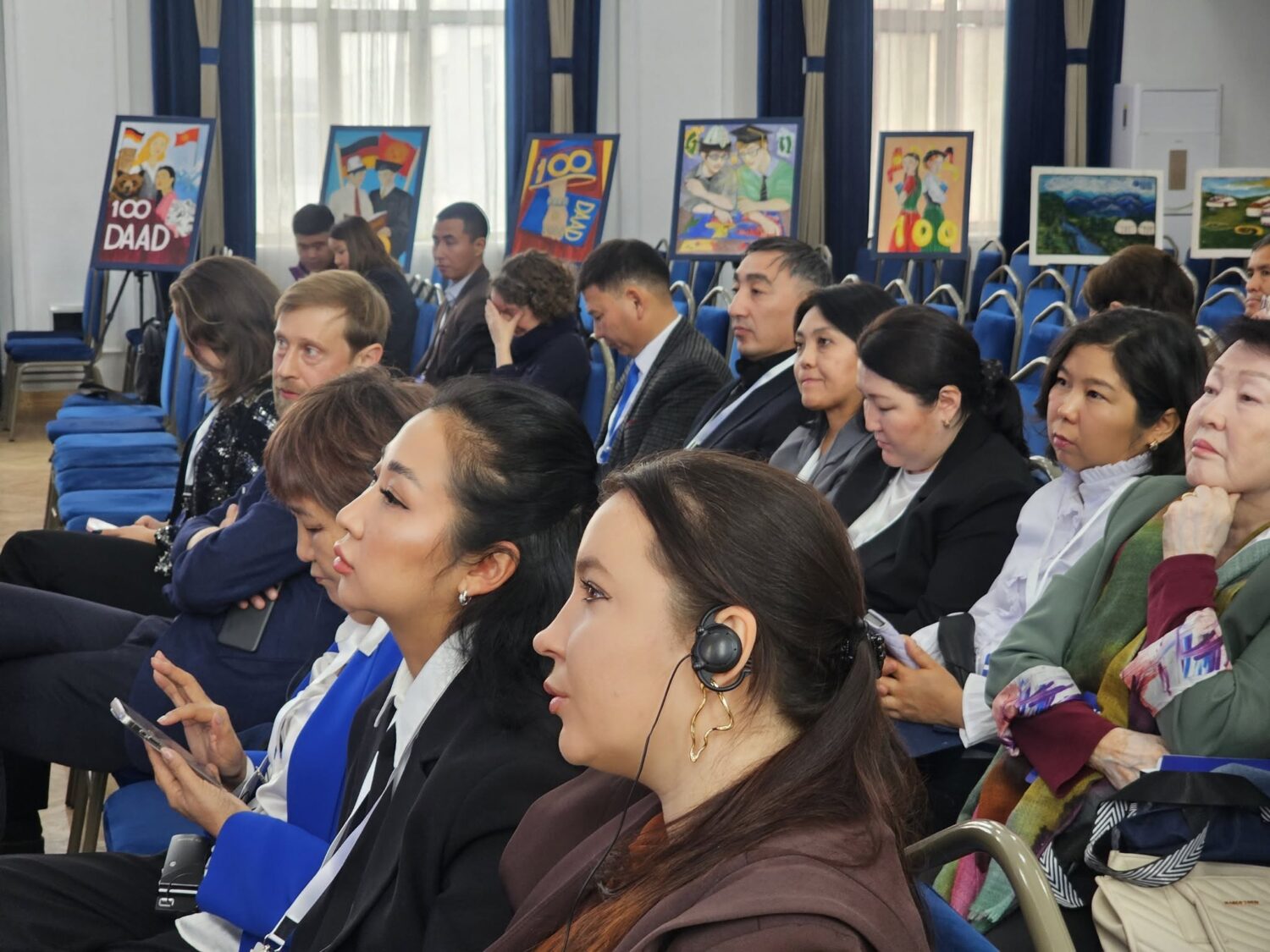 Бүтүрүүчүлөрдүн эл аралык конференциясы