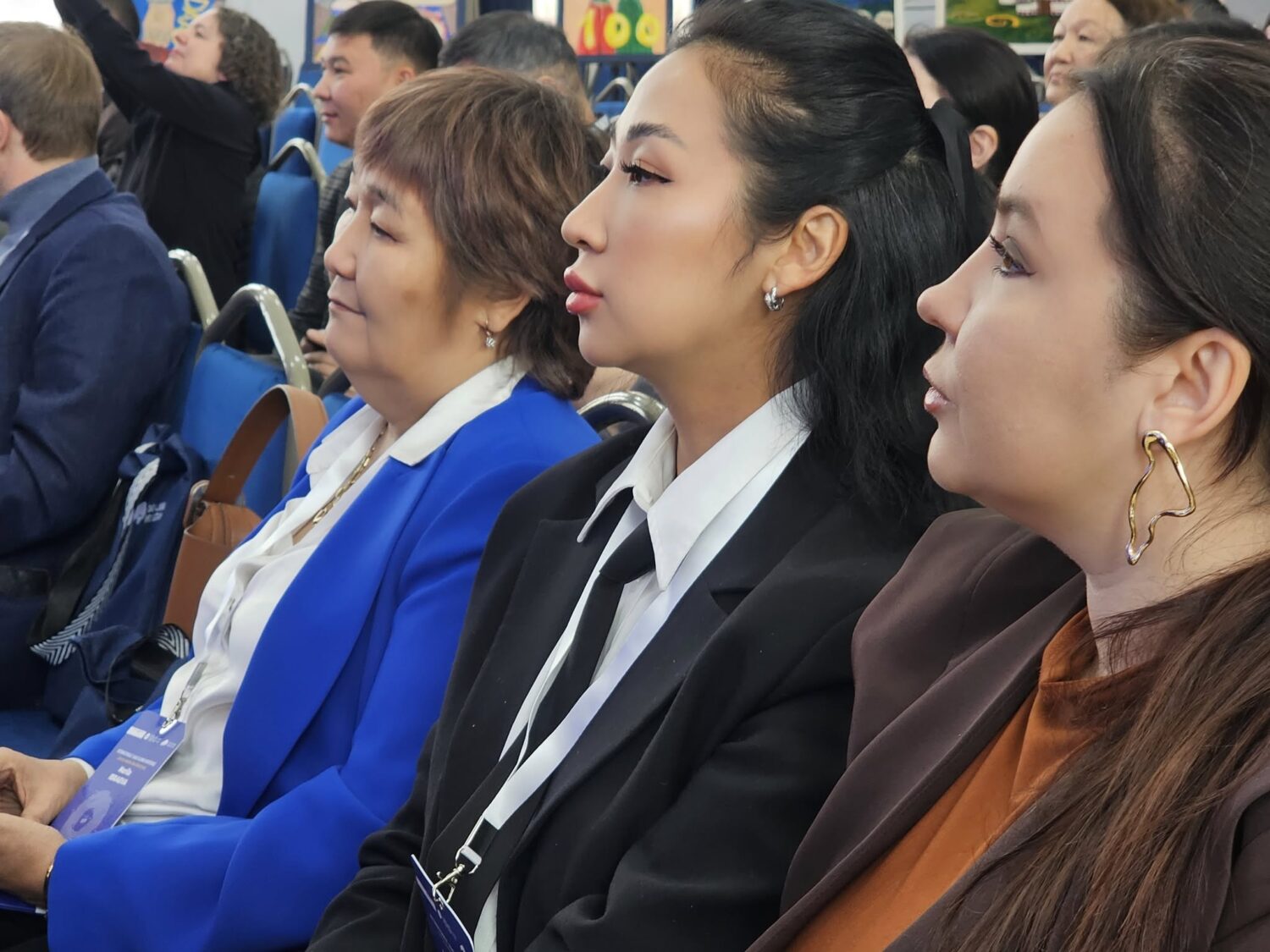 Бүтүрүүчүлөрдүн эл аралык конференциясы