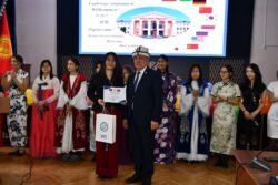 Университетке салым кошкон ЫКТЫЯРЧЫ-ОКУТУУЧУЛАР