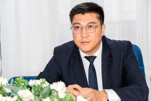 Бактияр Орозов илим, жогорку билим берүү жана инновациялар министри кызматынан бошотулду