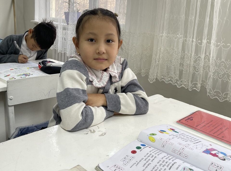 12 ЖЫЛДЫКТЫН АЛГАЧКЫ КАРЛЫГАЧТАРЫ ЖЕ АДЕМИ ЧЕЙРЕКТИ КАНДАЙ АЯКТАДЫ