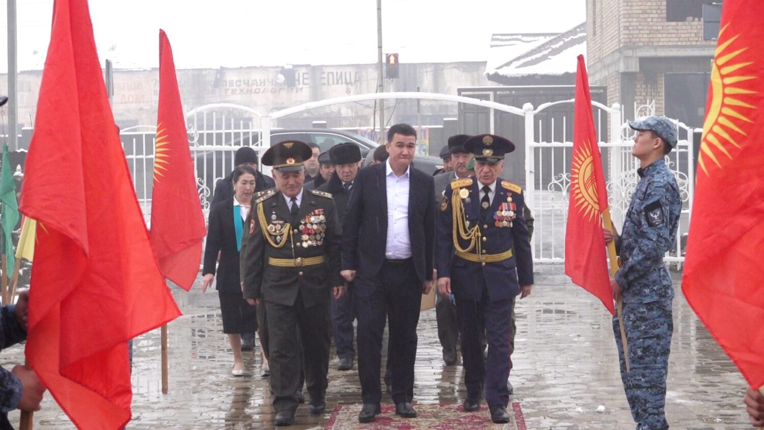 Манас шаарындагы мектепте аскерге чейинки даярдоо каанасы ачылды