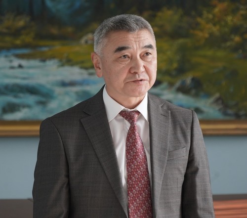 КЫРГЫЗ РЕНЕССАНСЫ: МУКТАЖДЫК ЖАНА РЕАЛДУУЛУК