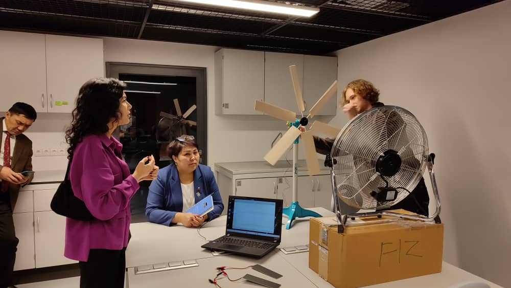 ЛИТВА: ЭРКИНДИК, STEM БАГЫТЫ ЖАНА МУГАЛИМДИН КЕСИПТИК ӨСҮШҮ