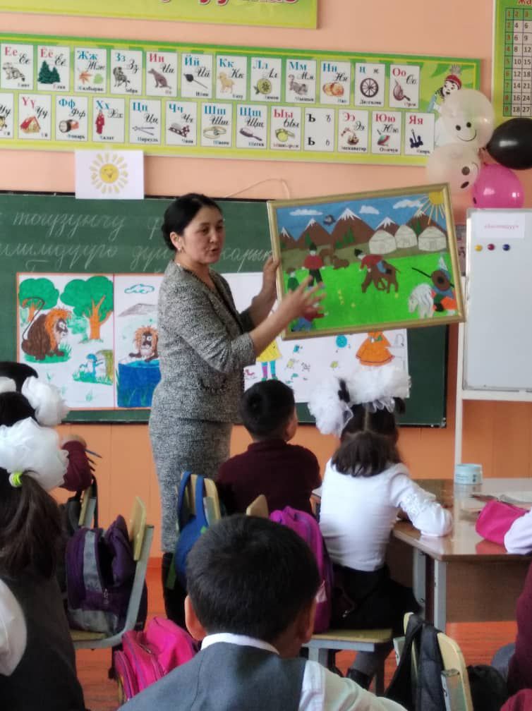 МУГАЛИМДИН БАЛАГА КОЛ КӨТӨРҮШҮ — ОЛУТТУУ КӨЙГӨЙ 