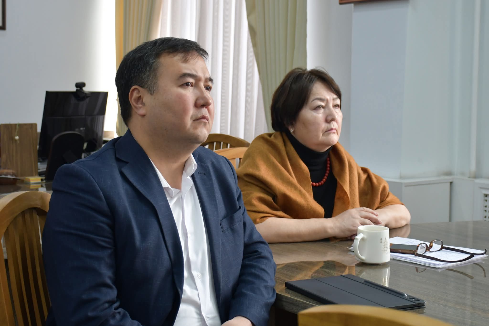 АГАРТУУ МИНИСТРИ «ТУНГУЧ» ОНЛАЙН-МЕКТЕБИНИН ӨНҮГҮҮСҮН ТАЛКУУЛАДЫ