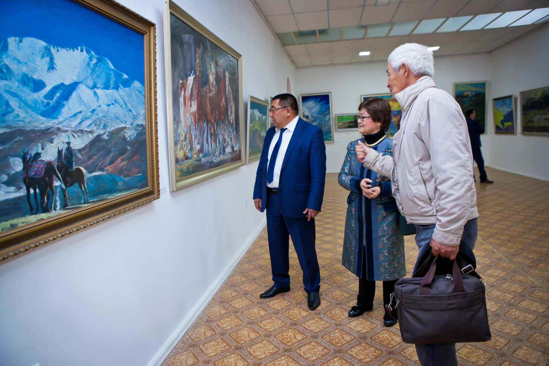 ПРОФЕССОР МАМБЕТАЛИЕВА ГҮЛМИРА ЭЖЕБИЗДИН ЭМГЕГИН ЭЛ ЭСКЕРЕТ