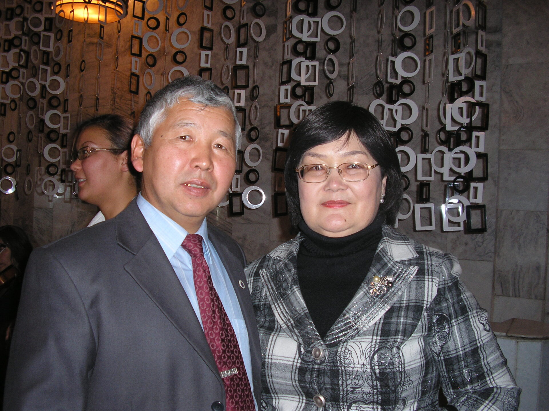 ПРОФЕССОР МАМБЕТАЛИЕВА ГҮЛМИРА ЭЖЕБИЗДИН ЭМГЕГИН ЭЛ ЭСКЕРЕТ