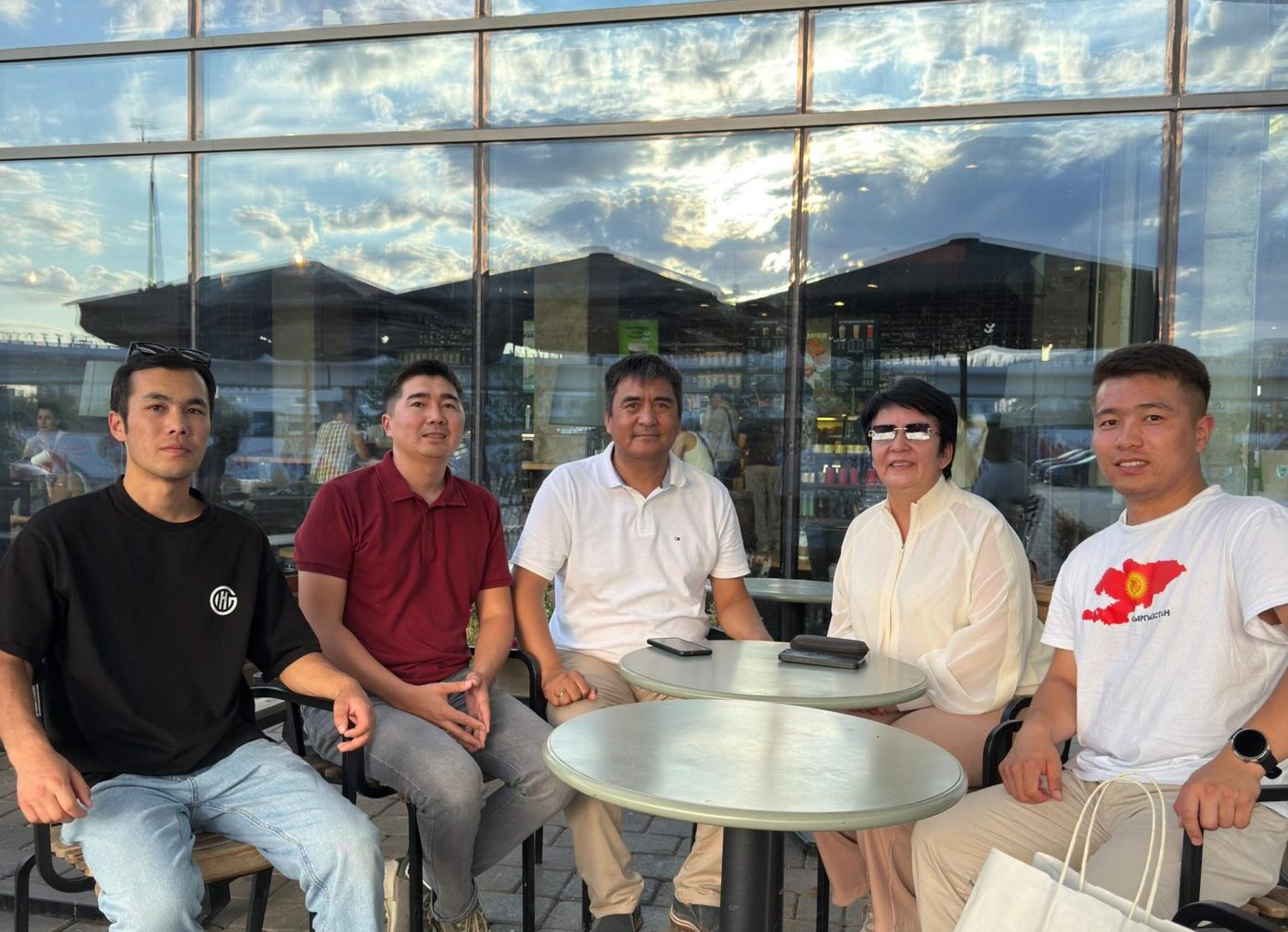 МУГАЛИМДЕР БИРИКСЕ, КӨП МАСЕЛЕ ЧЕЧИЛЕТ